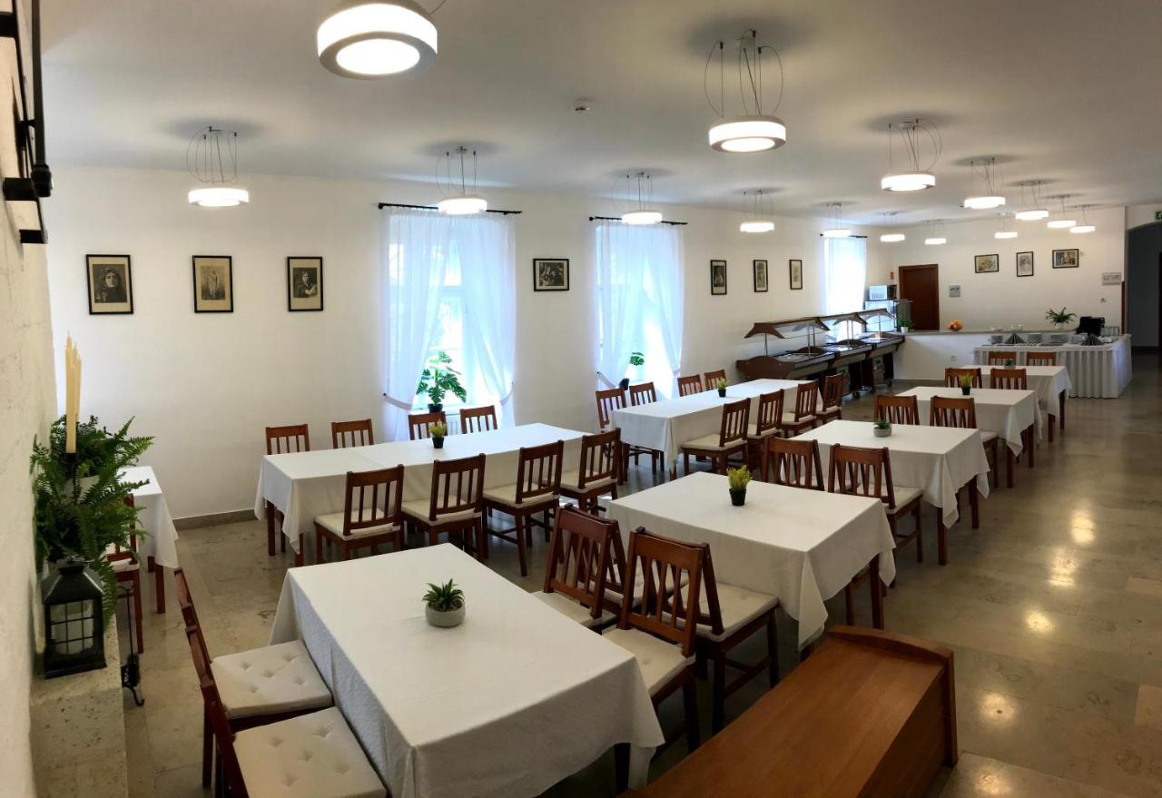 Huszarvar Hotel Kastelyszallo Szerencs Buitenkant foto