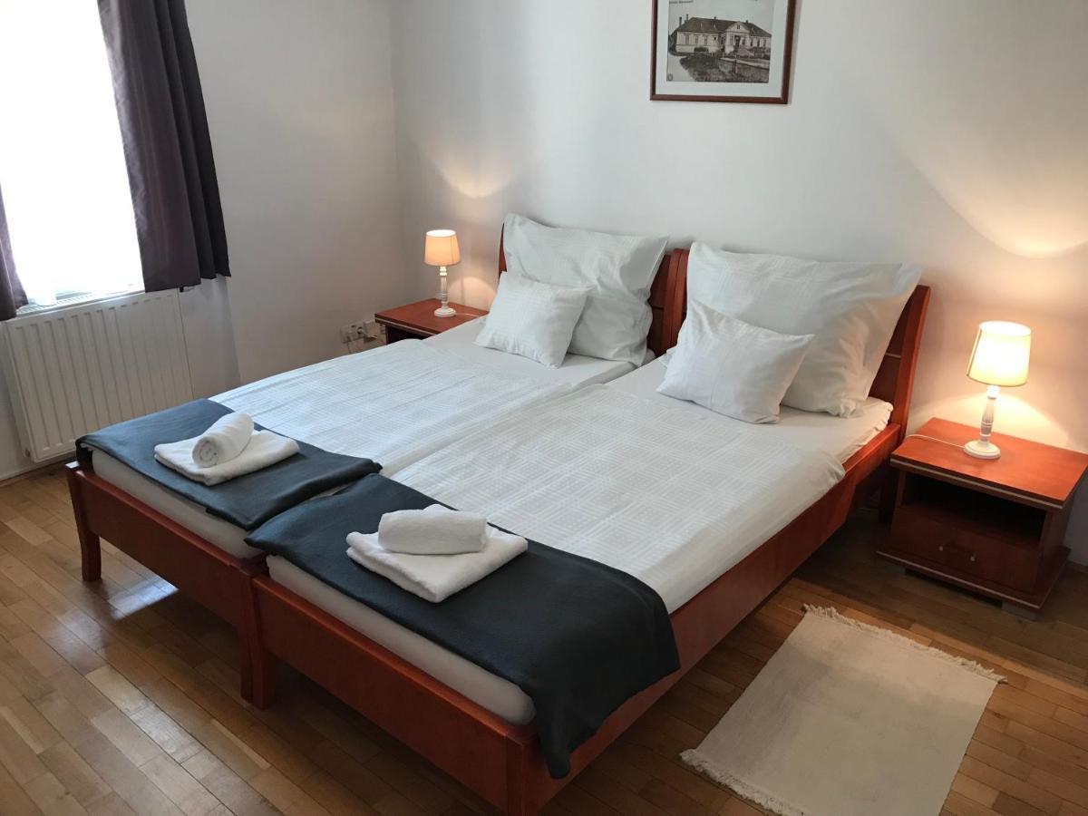 Huszarvar Hotel Kastelyszallo Szerencs Buitenkant foto