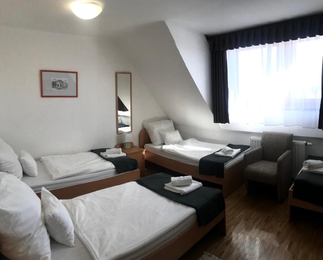 Huszarvar Hotel Kastelyszallo Szerencs Buitenkant foto